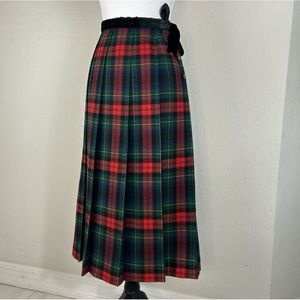 Cullinane red and green plaid long skirt